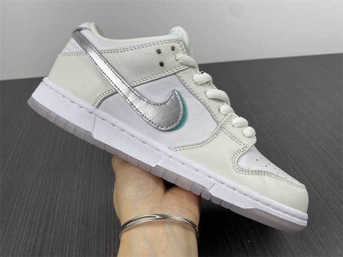 Nike SB Dunk Low Pro OG QS D1am0nd White BV1310-100