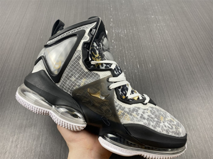 Nike LeBron 19 Leopard DC9340-100