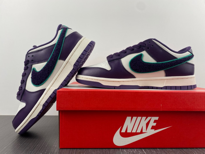 Nike Dunk Low "Chenille Sw0sh" DQ7683-100
