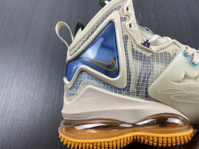 NIKE LEBRON 19 MINNEAPOLIS LAKERS DC9341-200