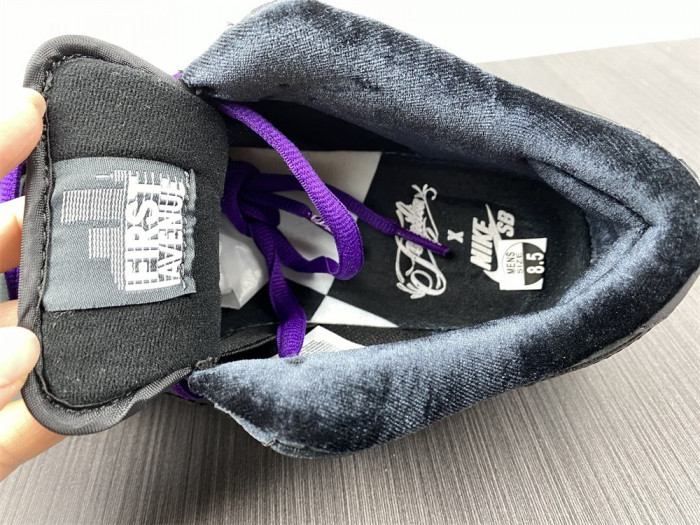 Familia x Nike SB Dunk Low 