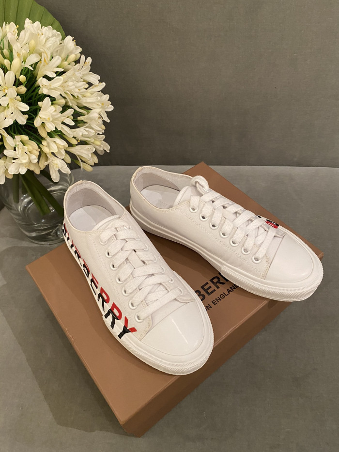 BUBERRY SNEAKER