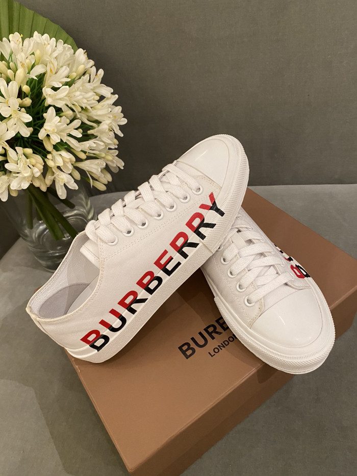 BUBERRY SNEAKER