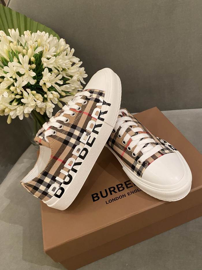 BUBERRY SNEAKER