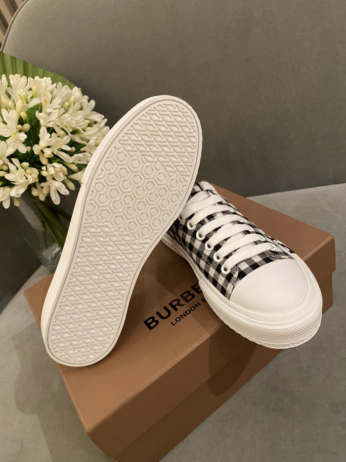 BUBERRY SNEAKER