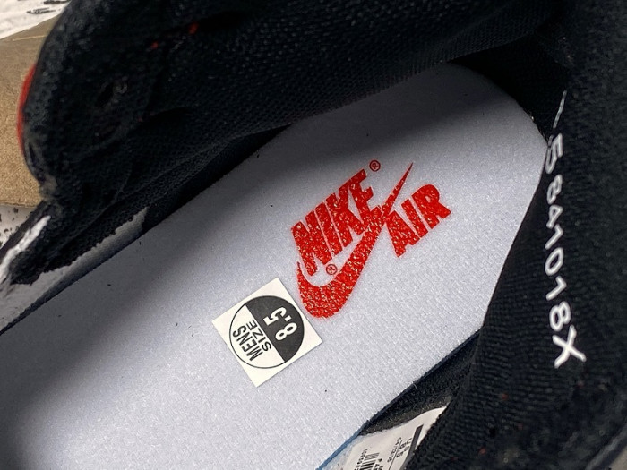 Air Jordan 1 Retro High OG “Banned” 555088-001