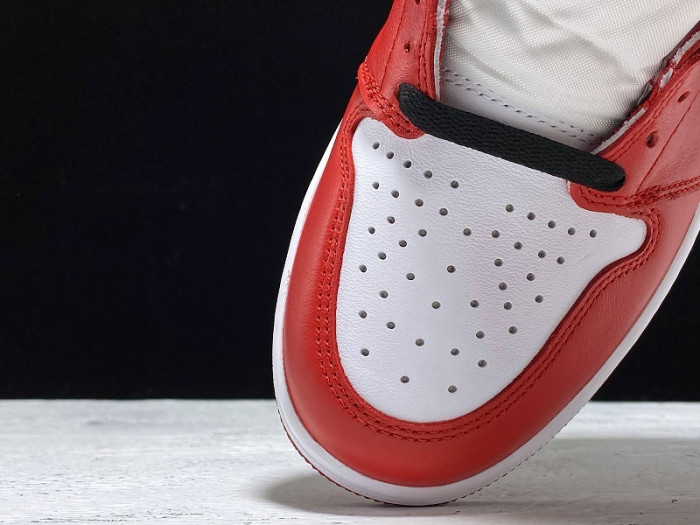 Air Jordan 1 Retro High OG 555088-101