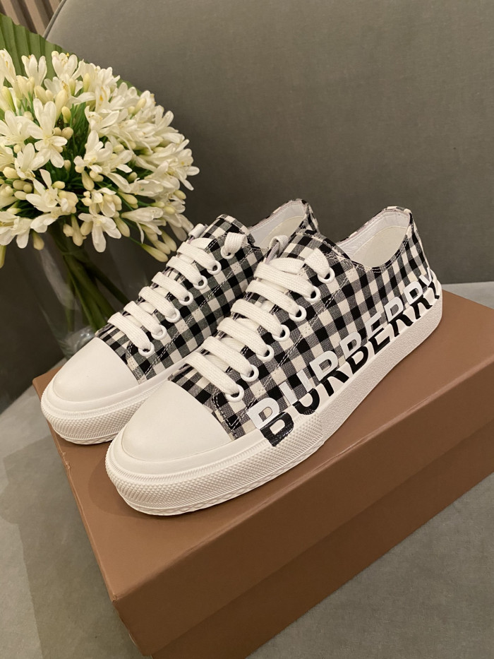 BUBERRY SNEAKER