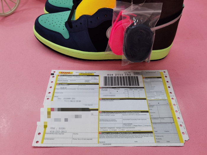 AIR JORDAN 1 HIGH OG “BIO HACK” 555088-201