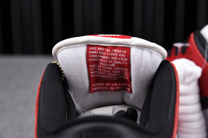 Nike SB Dunk Low "Chicago" BQ6817-600