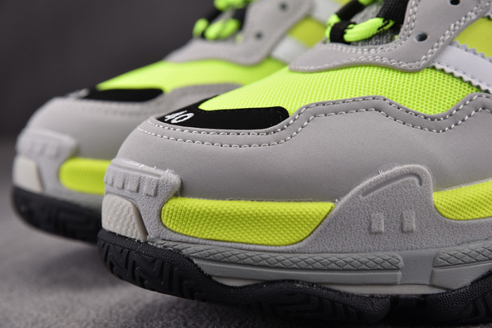 BLCG SNEAKER TRIPLE.S.