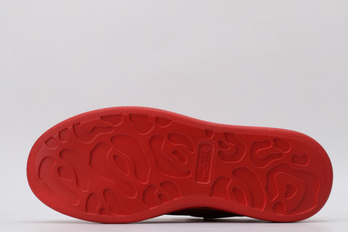 A1exa*der Mcqv*en OVERSIZED