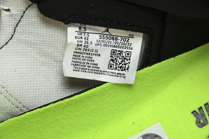 Air Jordan 1 High OG "Volt" 555088-702