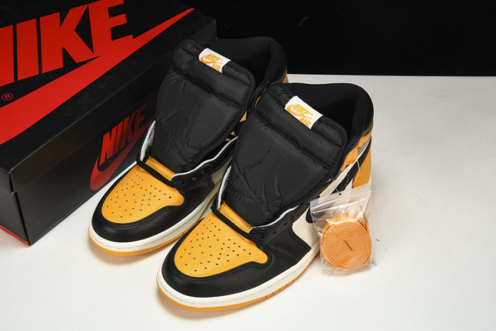 Air Jordan 1 High OG "Yellow Toe" 555088-711