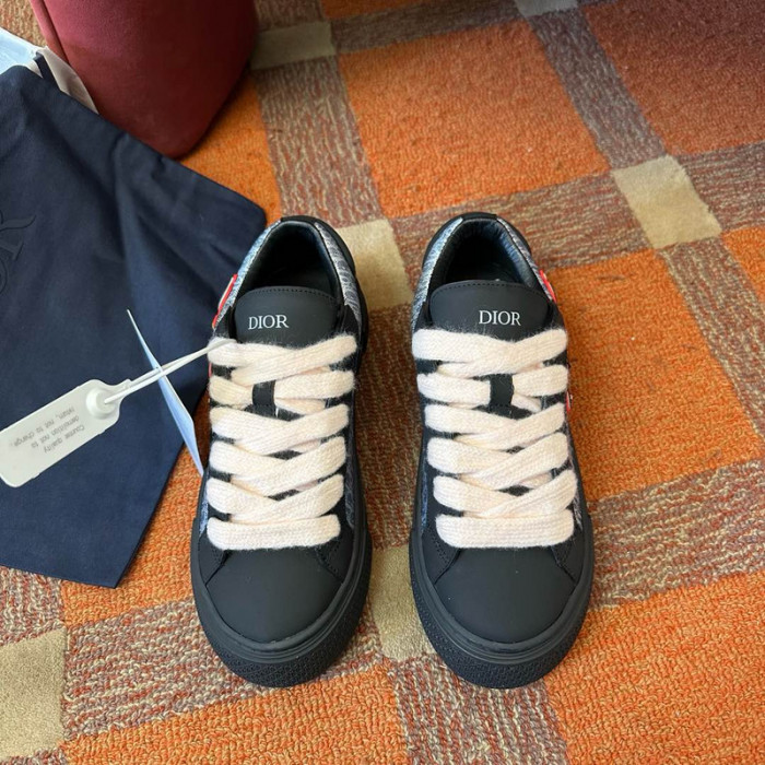 DIO* KAWS B33 SNEAKER