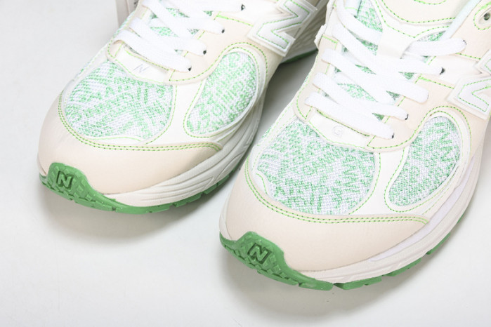 New Balance ML2002RGC