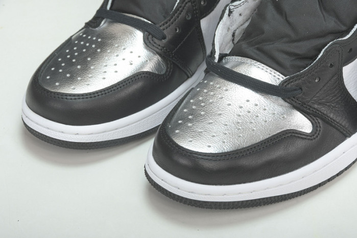 Air Jordan 1 Retro High OG Silver Toe CD0461-001