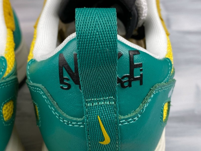 Sacai x Nike Lawaffle Coal Black White BV0073-103