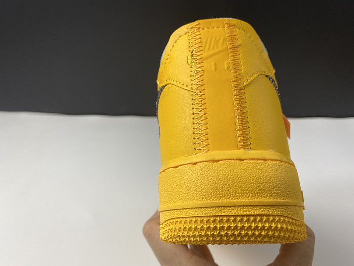 NIKE AIR FORCE 1 UNIVERSITY GOLD DD1876-100