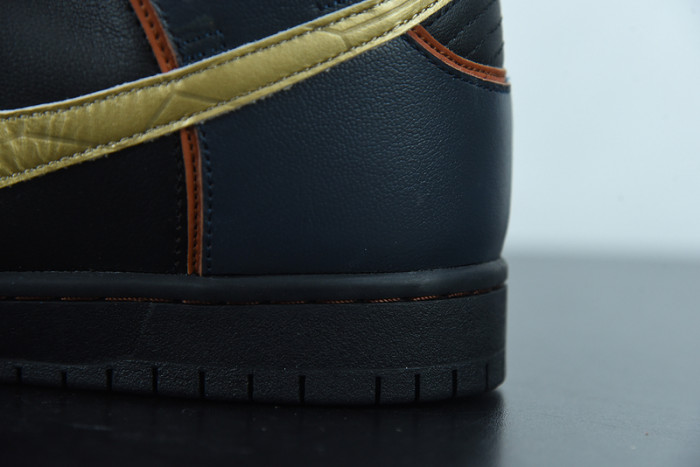 Gundam x Nike SB Dunk High "Banshee" DH7717-400