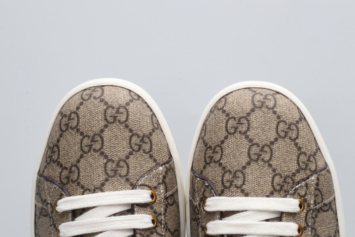 Gvc*1 Platform Sneaker