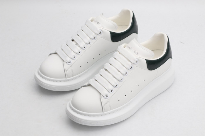 A1exa*der Mcqv*en OVERSIZED