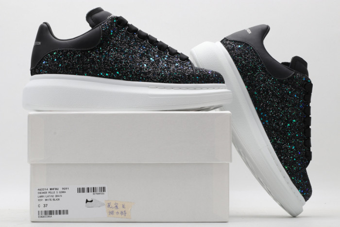 A1exa*der Mcqv*en OVERSIZED