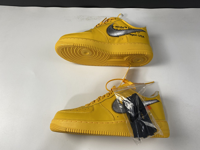NIKE AIR FORCE 1 UNIVERSITY GOLD DD1876-100