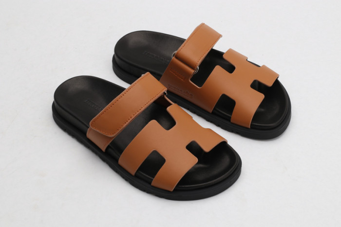 H**me5 SANDALS