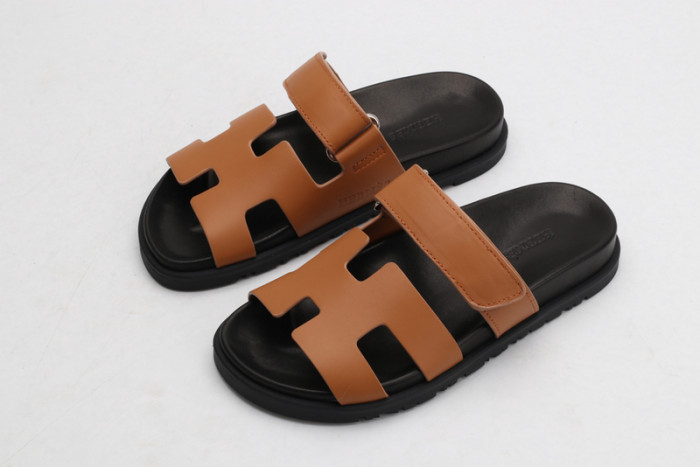 H**me5 SANDALS