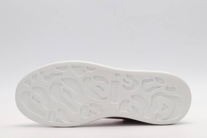 A1exa*der Mcqv*en OVERSIZED