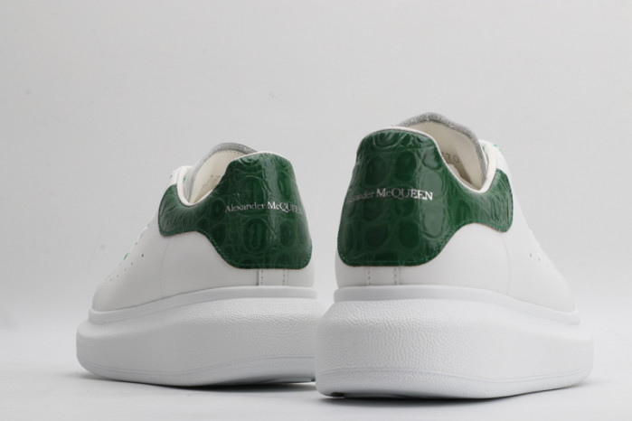 A1exa*der Mcqv*en OVERSIZED