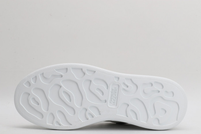 A1exa*der Mcqv*en OVERSIZED