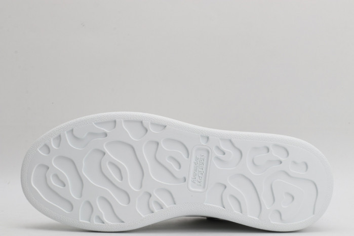 A1exa*der Mcqv*en OVERSIZED