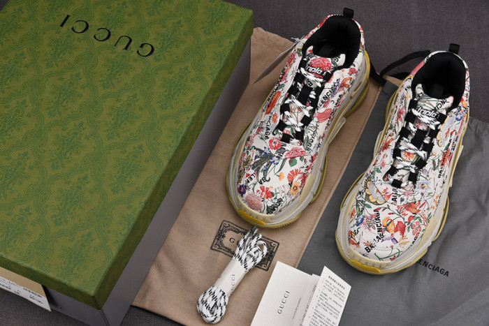 BLCG SNEAKER TRIPLE.S.