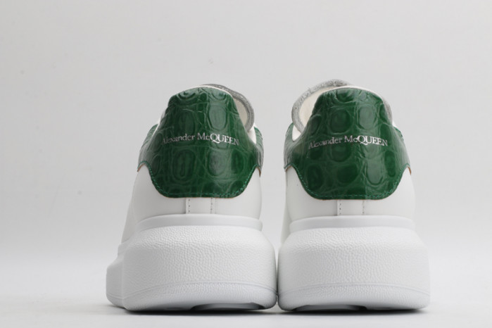 A1exa*der Mcqv*en OVERSIZED