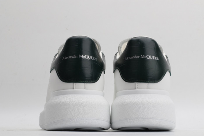 A1exa*der Mcqv*en OVERSIZED