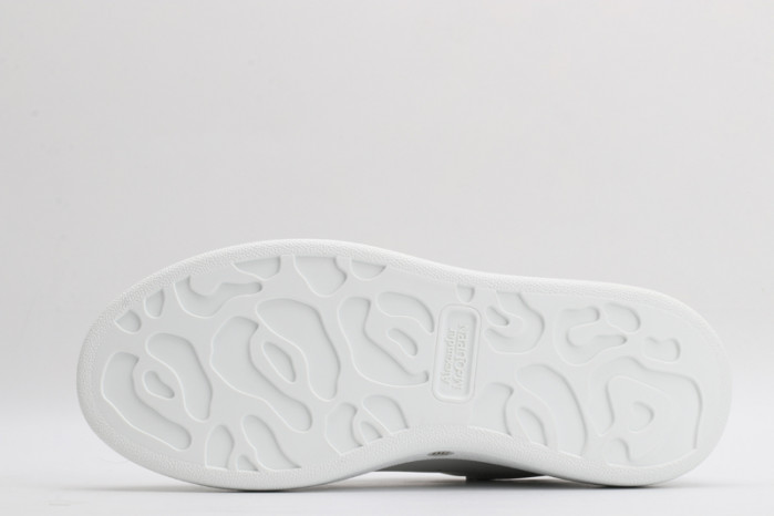 A1exa*der Mcqv*en OVERSIZED