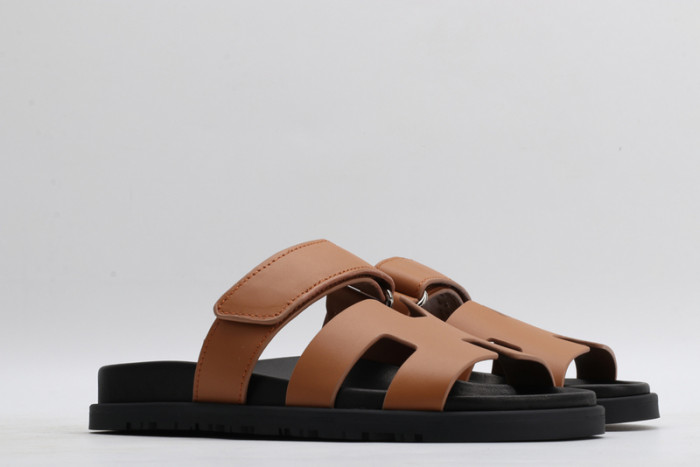 H**me5 SANDALS