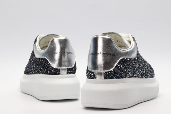 A1exa*der Mcqv*en OVERSIZED