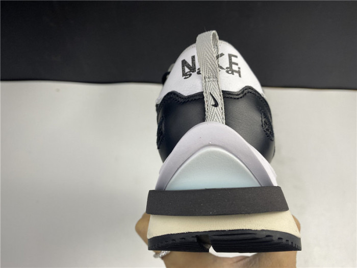 SACAI X NIKE PEGASUA VAPORFLY BLACK WHITE CI9928-001