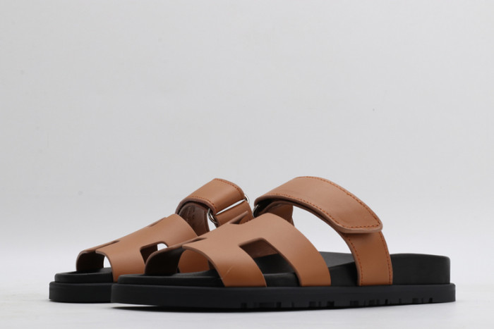 H**me5 SANDALS