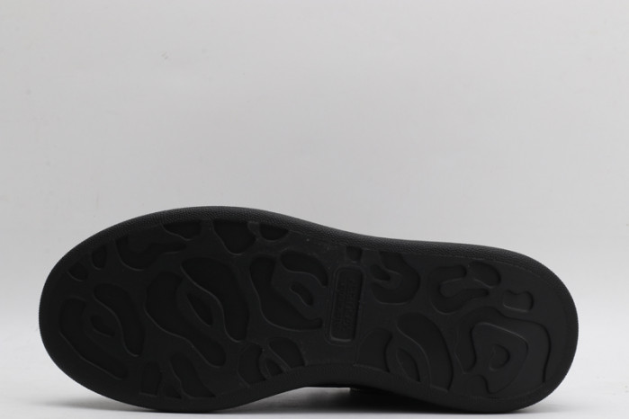 A1exa*der Mcqv*en OVERSIZED