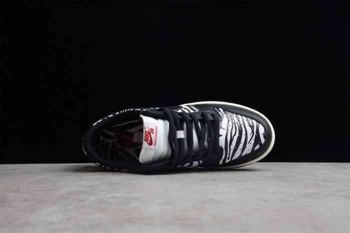 Quartersnacks x Nike SB Dunk Low Zebra DM3510-001