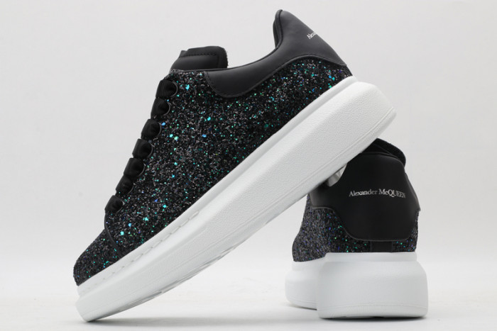 A1exa*der Mcqv*en OVERSIZED