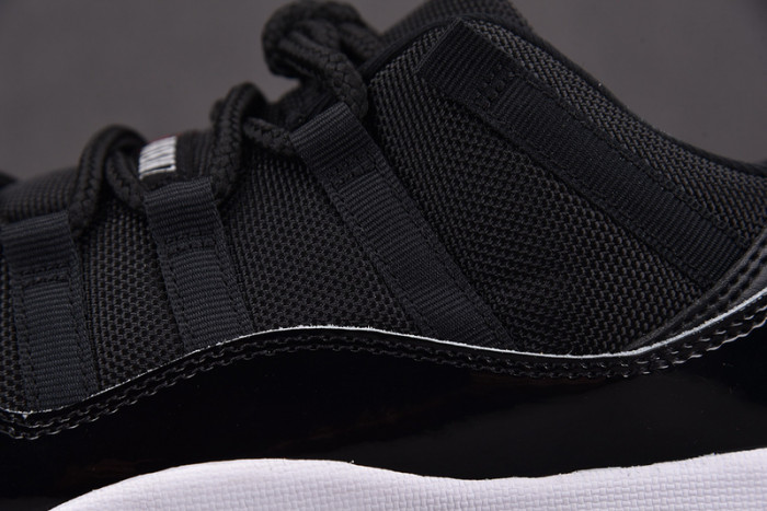 Air Jordan 11 Low "Bred" 2025 FV5104-006