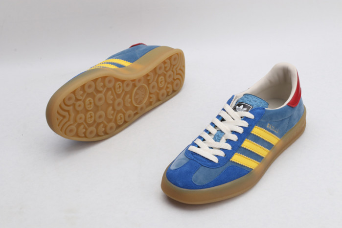Gv*c* X ADIDA* SNEAKER