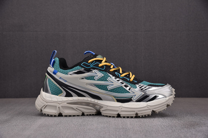 Off-White c/o Virgil Abloh