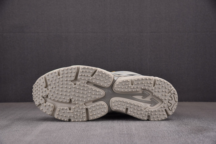 Off-White c/o Virgil Abloh