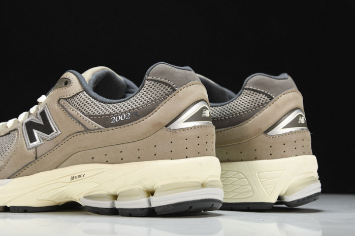 New Balance M2002RAW